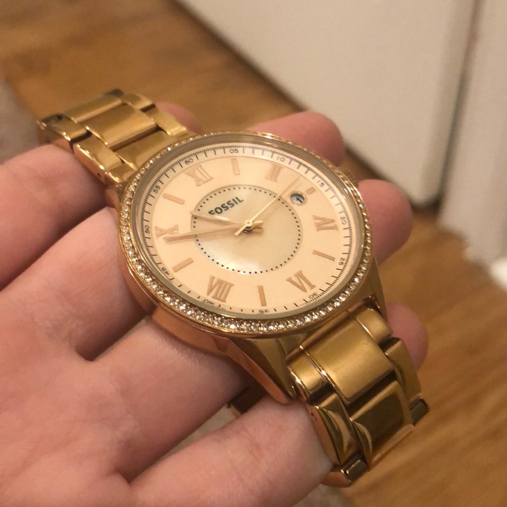 Rose gold fossil watch